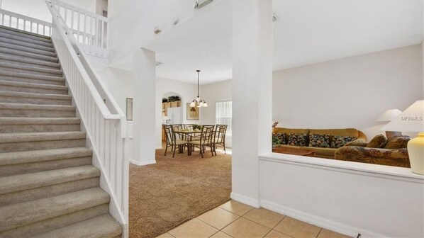 Interior - 10 Minutes from  Parks in  Orlando Kissimmee Area Gated Community Private Pool (Kissimmee)
