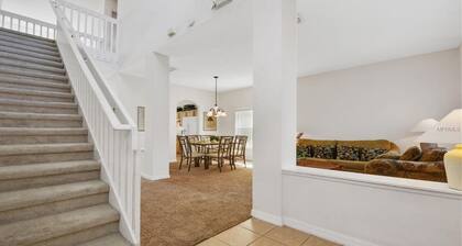 10 Minutes from Parks in Orlando Kissimmee Area Gated Community Private Pool