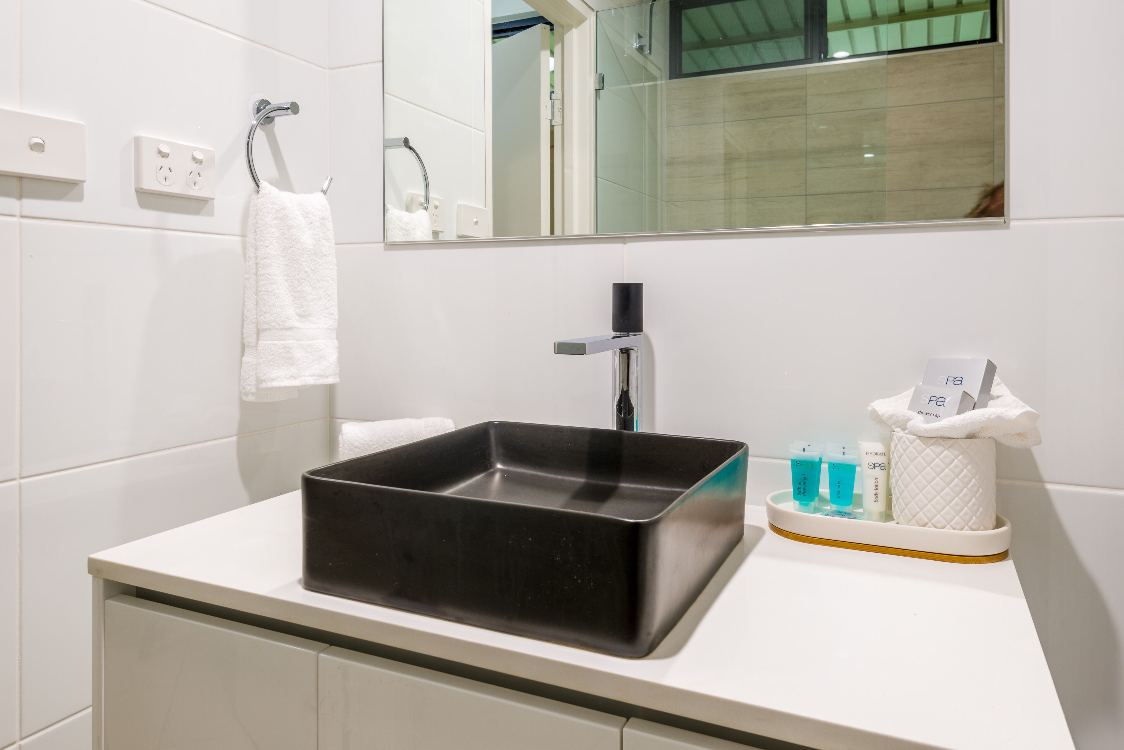 Calm Chills at Palm Cove — image 17