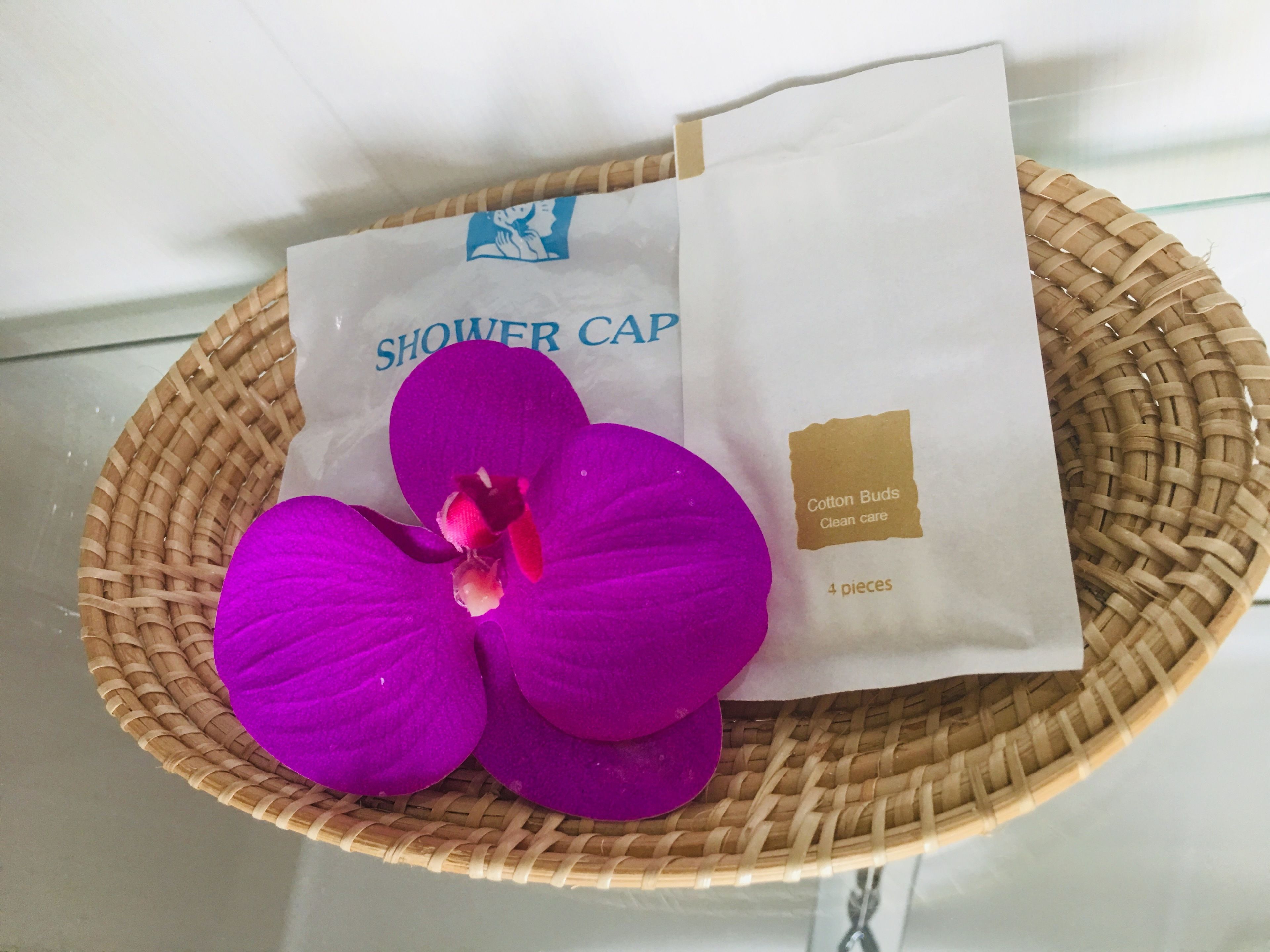 deluxe double room | bathroom | shower, free toiletries, towels