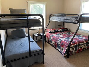 3 bedrooms, bed sheets