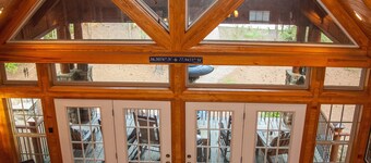 Elegantes Blockhaus am Mainsee - Ponton, Kajaks, Pizzaofen