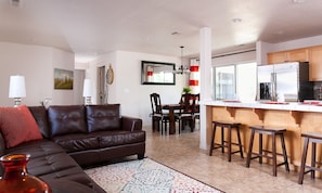 Interior - Paradise Awaits You In This Beautiful Las Palmas Unit. (St George)