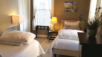 2 chambres, fer et planche Ă  repasser, accĂšs Internet, draps fournis