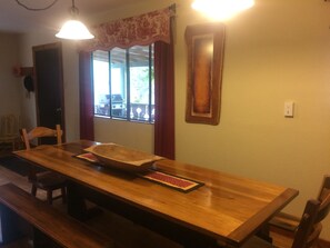 Dining - A family bed and breakfast without the host! (Cloudcroft)