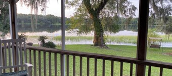 'Lotus Point' Lake House Getaway on Four Rustic Acres