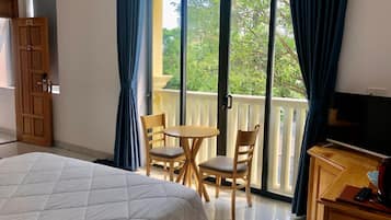 1 habitación, minibar, escritorio y espacio para trabajar con laptop