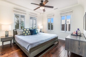 2 soverom, strykejern/-brett, internettilgang og sengetøy