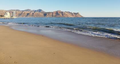 Lucia`s Self Catering Unit - Strand