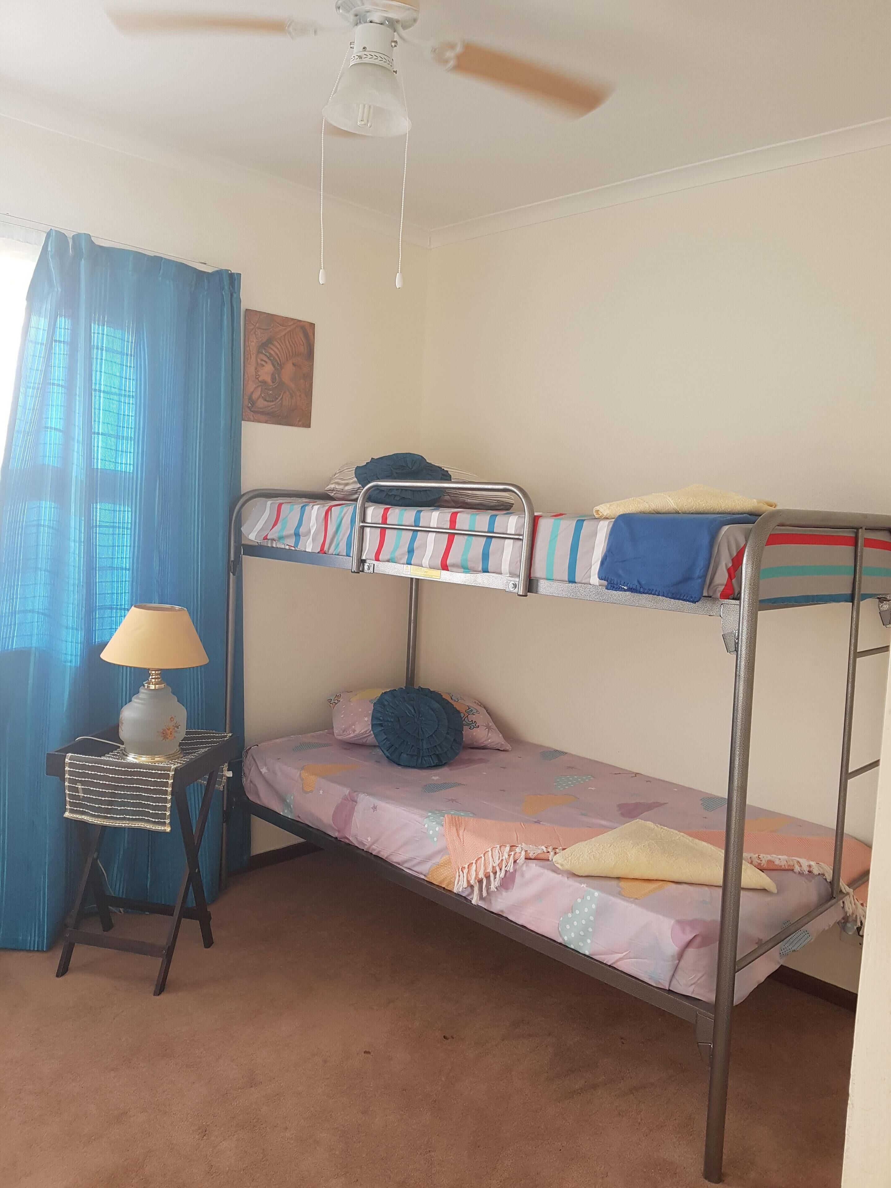 4 Schlafzimmer, Zimmersafe, Bügeleisen/Bügelbrett, Internetzugang