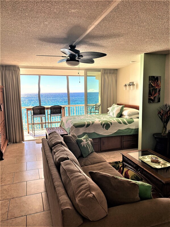 Työpöytä, silitysrauta/-lauta, ilmainen Wi-Fi, vuodevaatteet