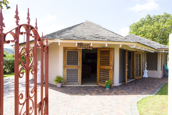 Hello! Come on in and relax:)
New roof installed this yr. New photo coming soon