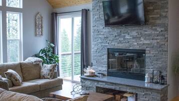 TV connectée, cheminée, baby-foot