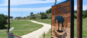 Liten hus bor i Texas Hill Country - The Blue Casita på Caballo Creek