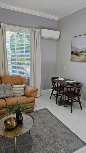TV - Private Suite on 3 Acres in North Naples! (Naples)