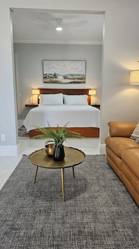 Yksityinen studio 3 hehtaarin kiinteistössä paratiisissa!