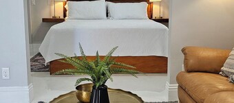 Private Suite on 3 Acres in North Naples!