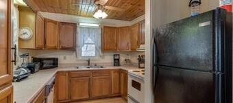 Bear Creek Cabin | Entouré par la nature | 25 min. à TIEC | 40 min. à Asheville
