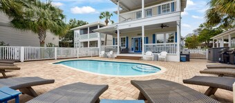 Beautiful Home. Great Amenities and Location. Perfect for Large Groups.