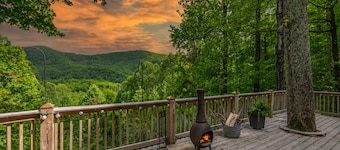 Glorious View | Private Saluda Cabin with Mountain Views, Fire Pit & Game-Friendly Family Spaces