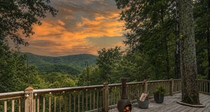 Glorious View | Private Saluda Cabin with Mountain Views, Fire Pit & Game-Friendly Family Spaces