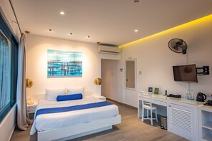 Doppia panoramica, 1 letto matrimoniale, vista oceano | Cassaforte in camera, con stile personalizzato, una scrivania