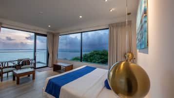 Panoramic Double Room, 1 Double Bed, Ocean View | In-room safe, individually decorated, desk, laptop workspace
