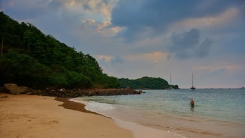 鄰近海灘