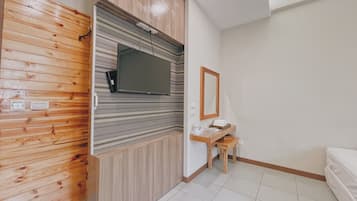 Quadruple Room, 2 Double Beds, Non Smoking | Desk, blackout drapes, free WiFi, bed sheets