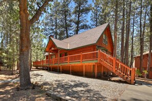 Exterior - Summit Woods by Destination Big Bear : Log Cabin! Awesome Location near Snow Summit! Foosball! Cable & WiFi! Gas BBQ! (Big Bear Lake)
