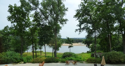 Spacious Cabin on the Wisconsin River!