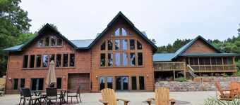 Spacious Cabin on the Wisconsin River! 