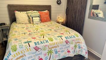 1 bedroom, desk, iron/ironing board, free WiFi