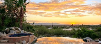 Welcome to the Hokum House! Incredible city and mountain views.