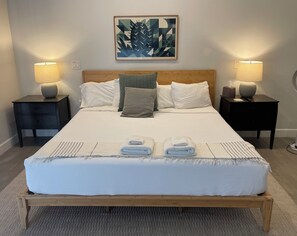 4 Schlafzimmer, Betten mit Memory-Foam-Matratzen, Bügeleisen/Bügelbrett
