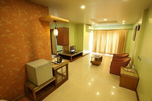 Soundproofing, free WiFi