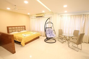Soundproofing, free WiFi - Hotel Kohinoor Square (Kolhapur)