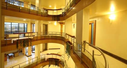 Hotel Kohinoor Square