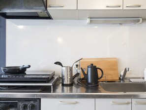 Family Room 301 | Private kitchenette - nid NAMBA Rich Heim (Osaka)