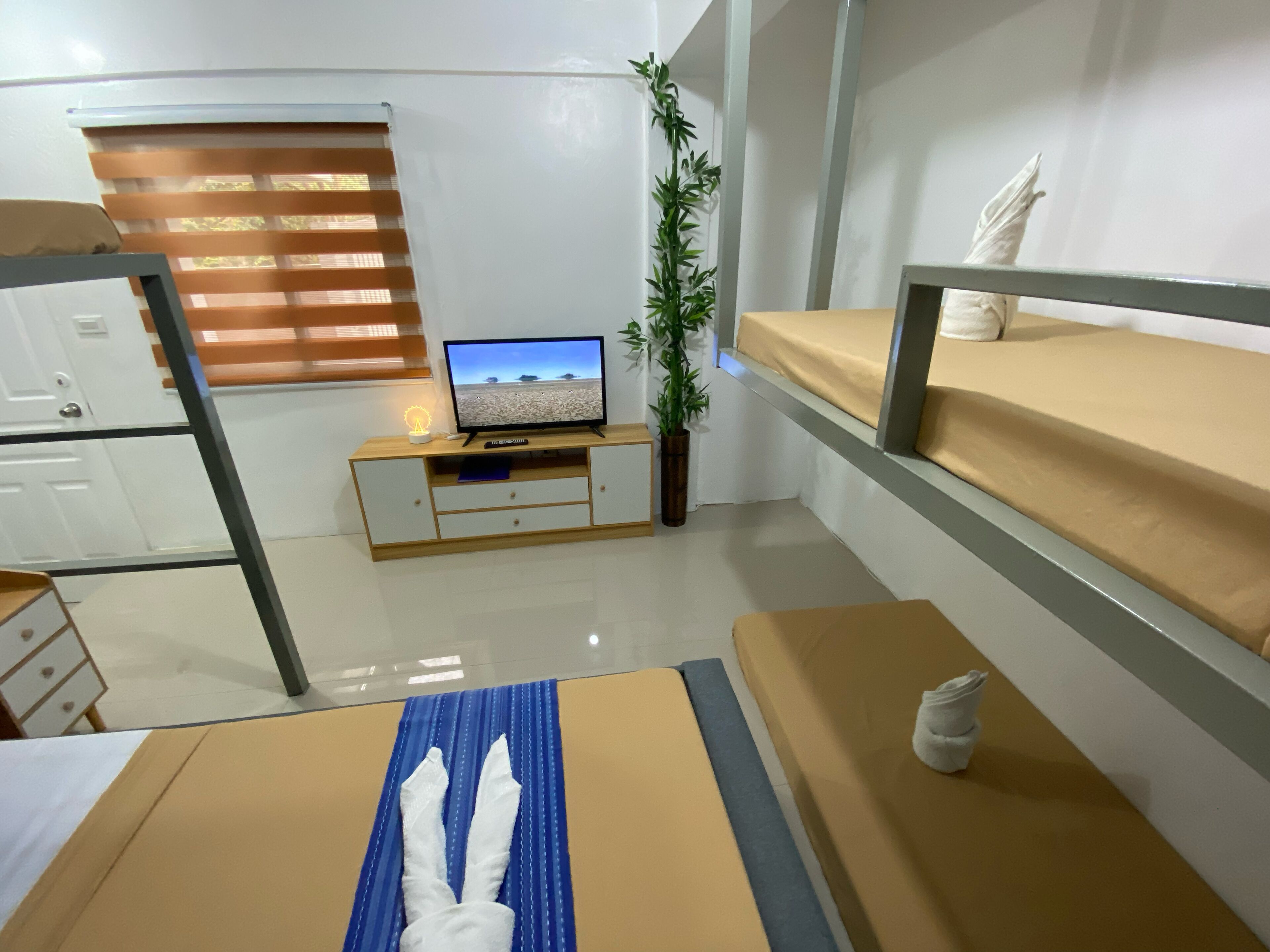 Superior Room, Private Bathroom | 6 bedrooms, premium bedding, free WiFi, bed sheets