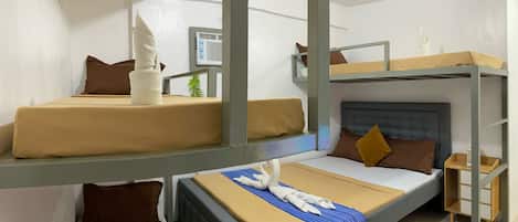 Habitación superior, baño privado | 6 dormitorios, ropa de cama de alta calidad, wifi gratis y ropa de cama