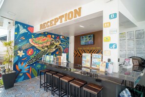 Reception - Prim Travellers Inn (Coron)