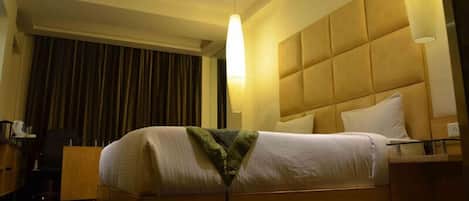 1 bedroom, Egyptian cotton sheets, premium bedding, minibar