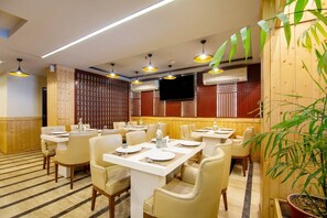 Restaurant - Hotel WTI Airport (New Delhi)
