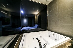Private spa tub - Arrietty Motel (Gyeongju)