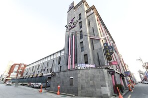 Front of property - Arrietty Motel (Gyeongju)