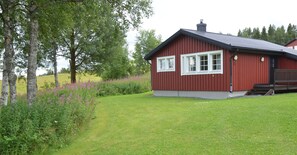 Property grounds - Ol-jons By (Hallen)