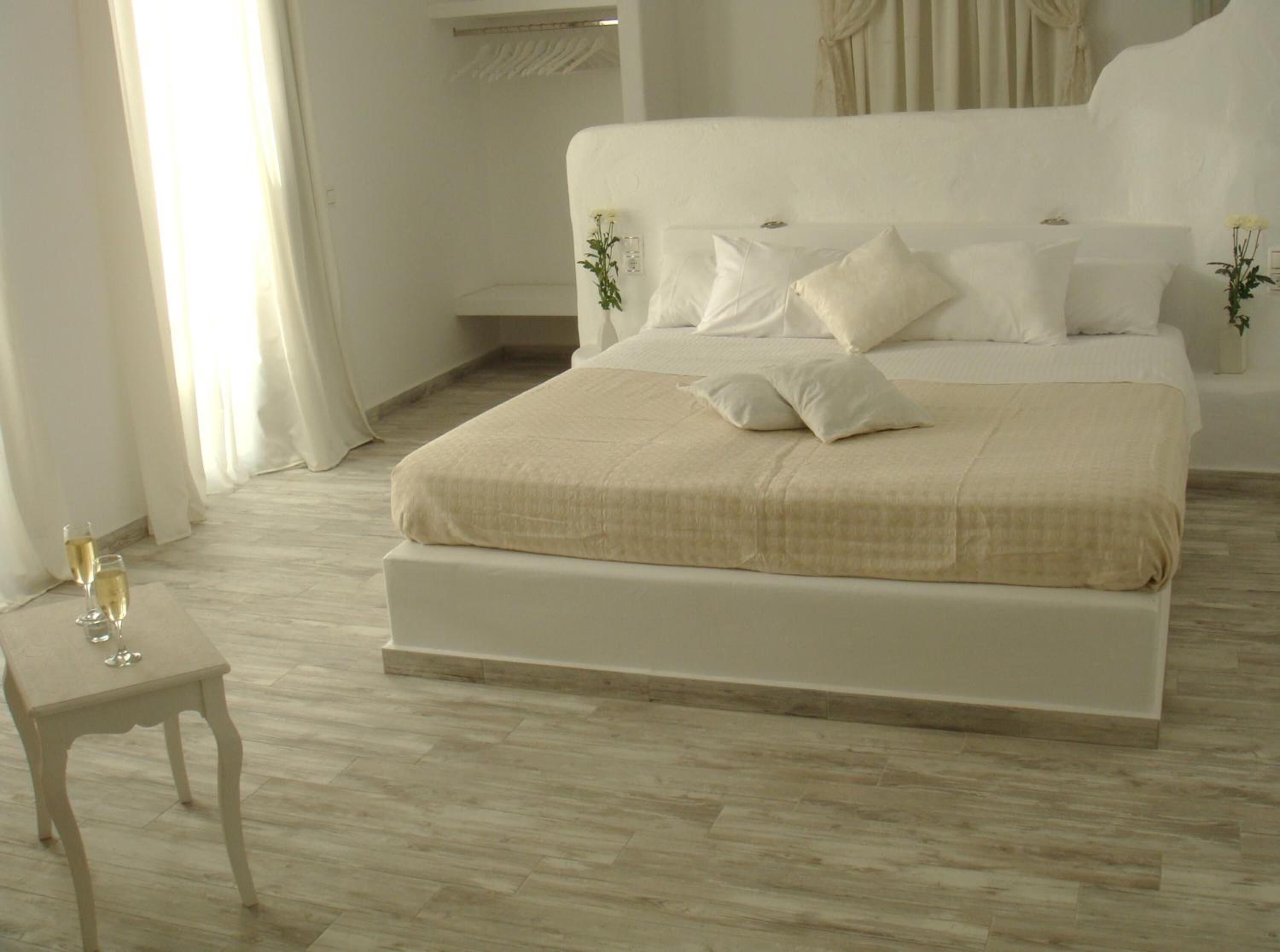 Egyptian cotton sheets, pillow-top beds, in-room safe