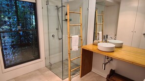 シャワー、ヘアドライヤー