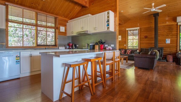 Microwave, oven, dishwasher, cookware/dishes/utensils